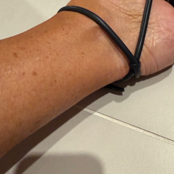 Dolce Vita Black Strappy Kitten Heels Size 9 NEVER WORN - Picture 9 of 10